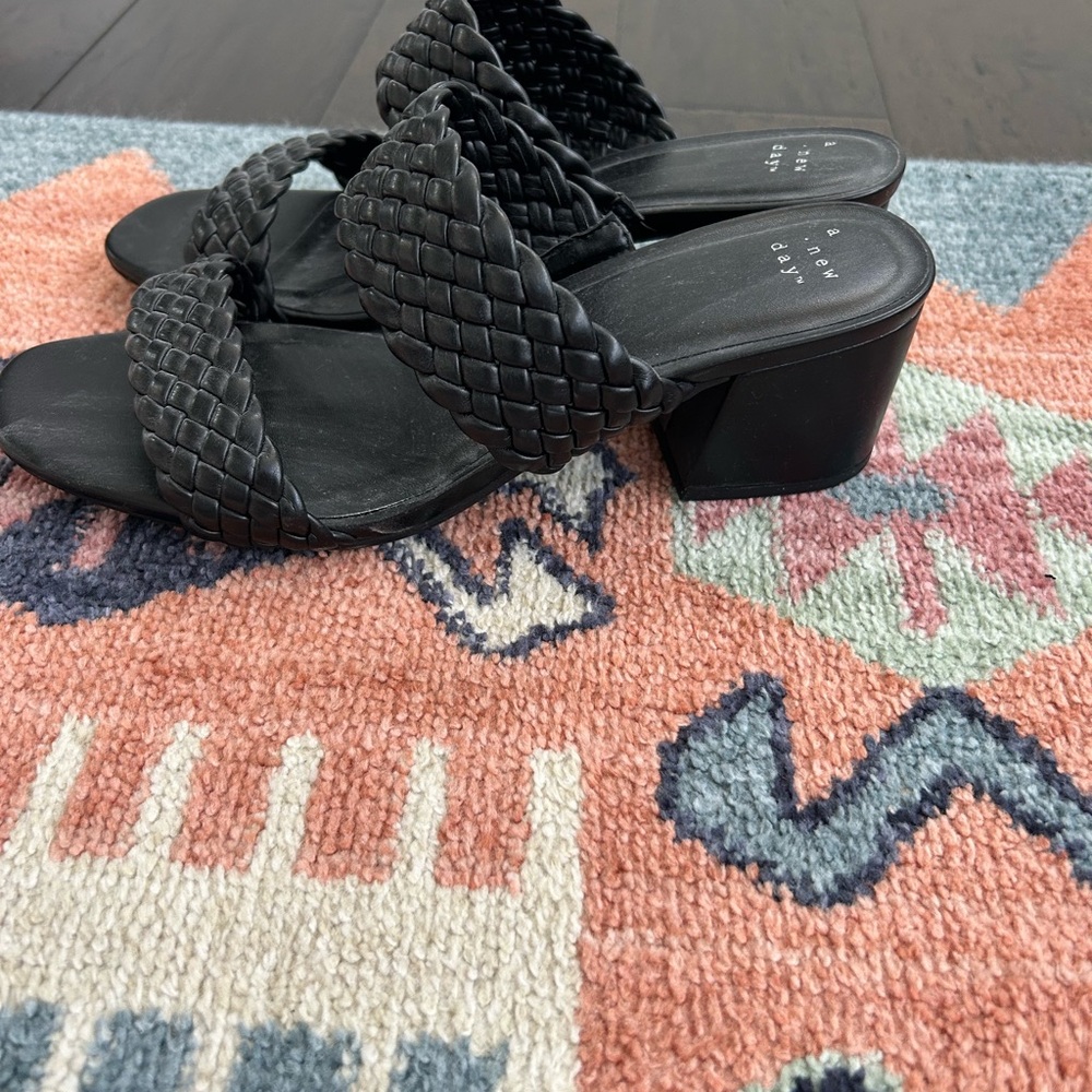 a new day Black Braided Strap Sandals size 8.5 - Picture 3 of 5